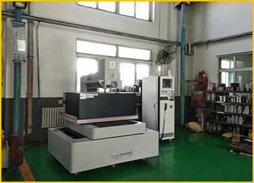 線切割機床工件裝夾方式-仁光智能 線切割機床工件裝夾方式-仁光智能